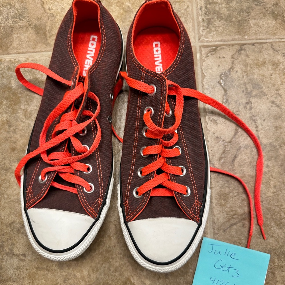 Chuck Taylor Converse womens size 9, mens size 7.